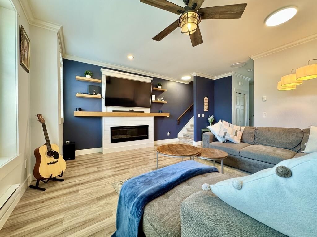 Property Photo:  33860 Marshall Road 17  BC V2S 0E8 