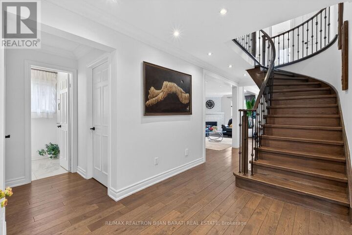 Property Photo: 92 Weldrick Road East ON L4C 8T7