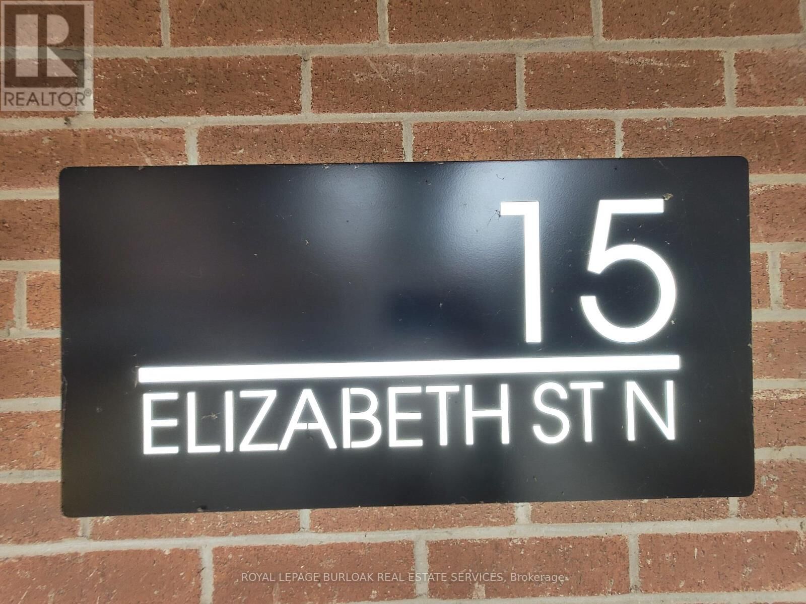 Property Photo:  15 Elizabeth Street North 101  ON L5G 2Z3 