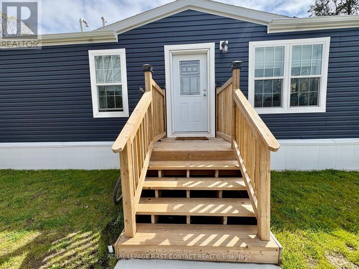 Property Photo: 40 Shamrock Crescent ON L3W 0A5
