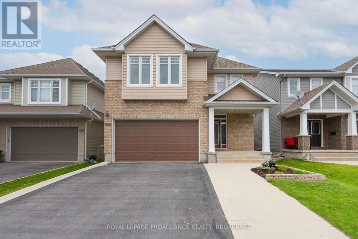 Property Photo:  680 Fieldstone Drive  ON K7K 0C6 