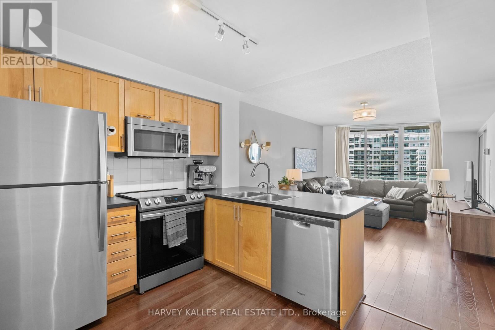 Property Photo:  650 Queens Quay West 803  ON M5V 3N2 