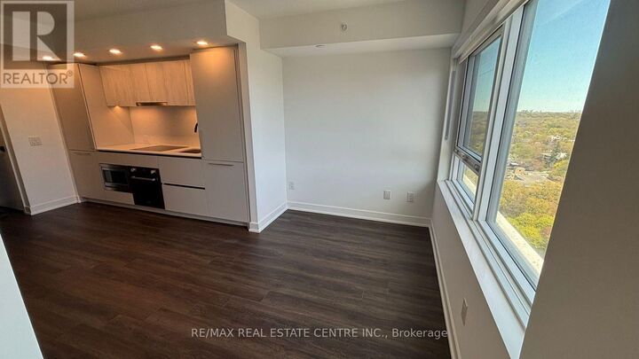 Property Photo:  609 Sherbourne Street 1909  ON M4X 0A4 