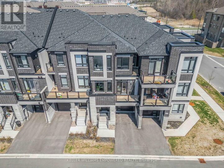 Property Photo:  84 Riley Reed Lane  ON L4S 0M3 