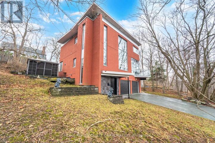 Property Photo:  186 Wyndham Street  ON L5M 1N5 
