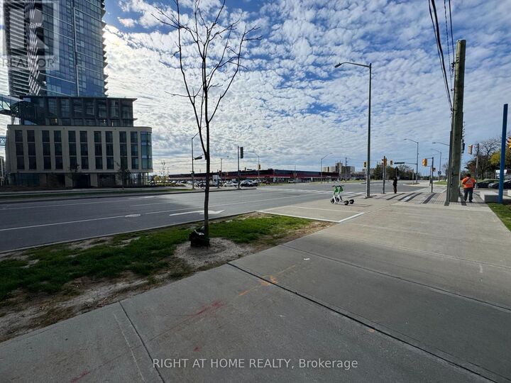 Property Photo:  7895 Jane St Street 918  ON L4K 2M7 