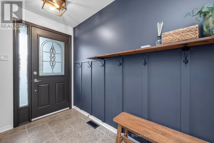 Property Photo:  726 Thicket Way  ON K4A 3B6 