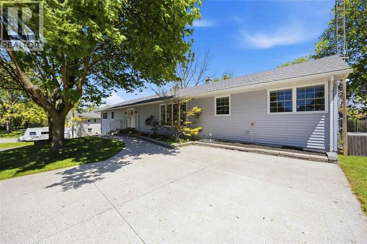 Property Photo:  412 Oozloffsky Street  ON N0N 1R0 