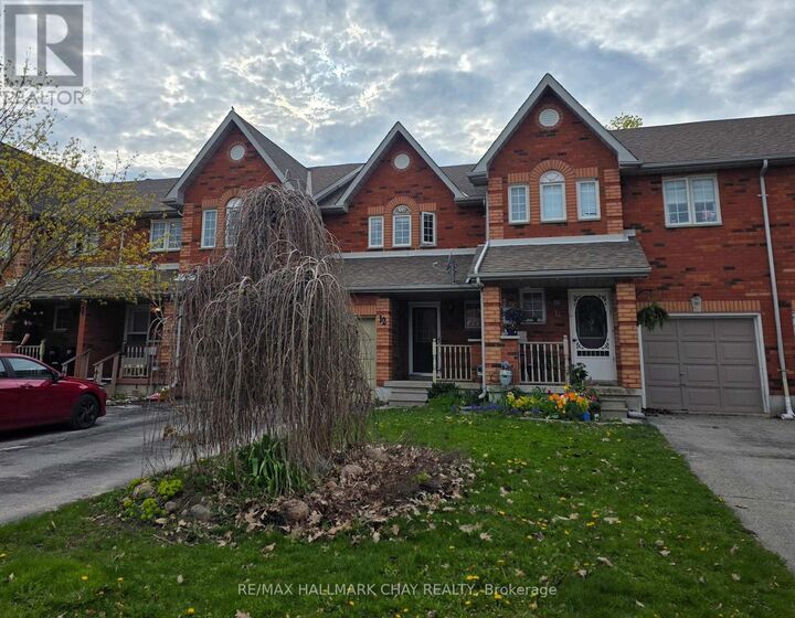 Property Photo:  12 Huitema Court  ON L4N 9P9 