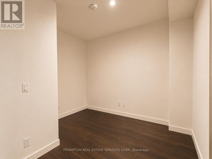 Property Photo:  18 Esther Shiner Boulevard 910  ON M2K 0J7 