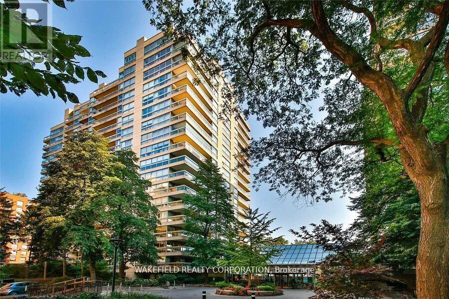 Property Photo: 61 St Clair Avenue West 505 ON M4V 2Y8