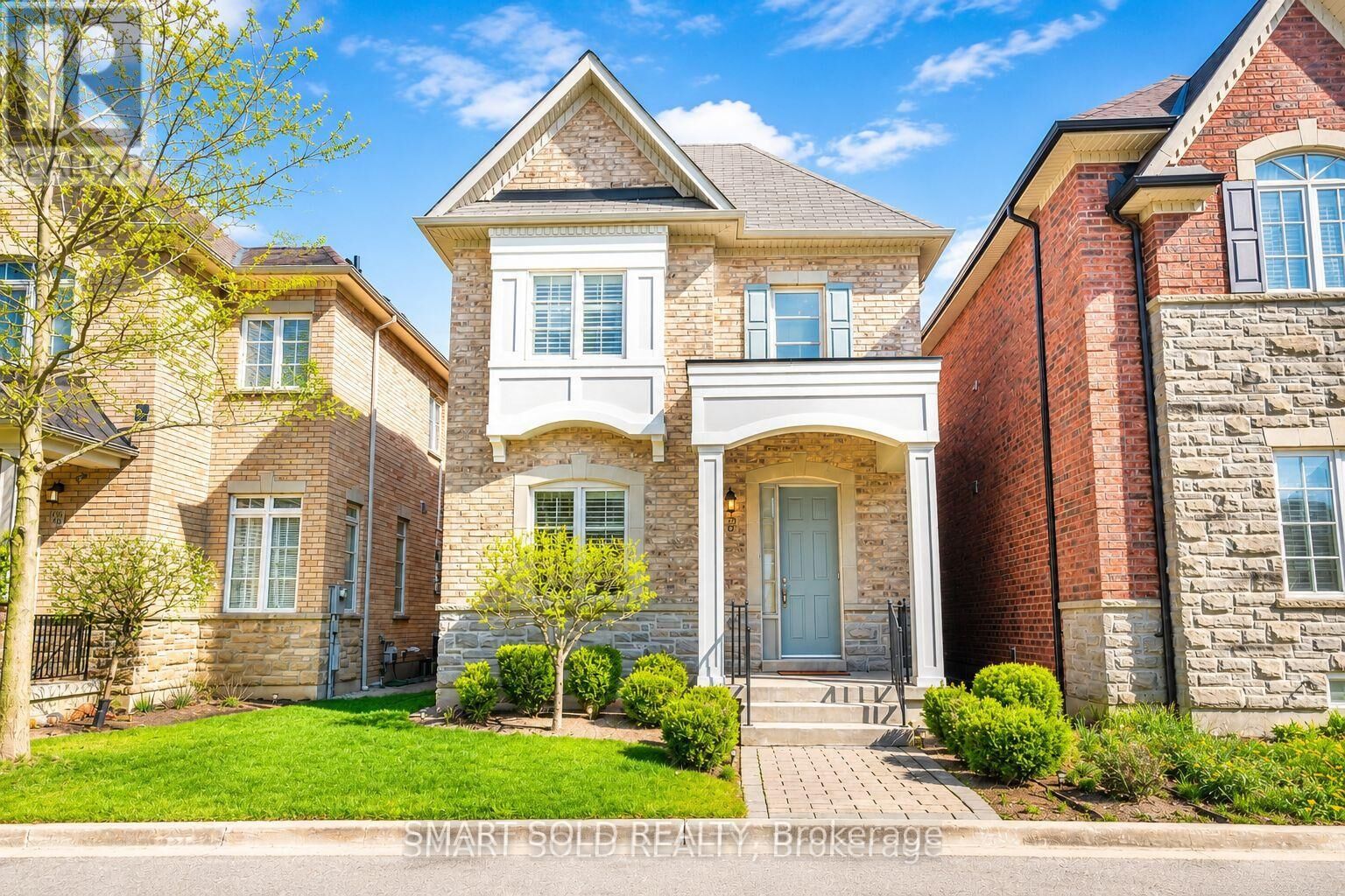 Property Photo: 22 Mayapple Lane North ON L4E 1B8