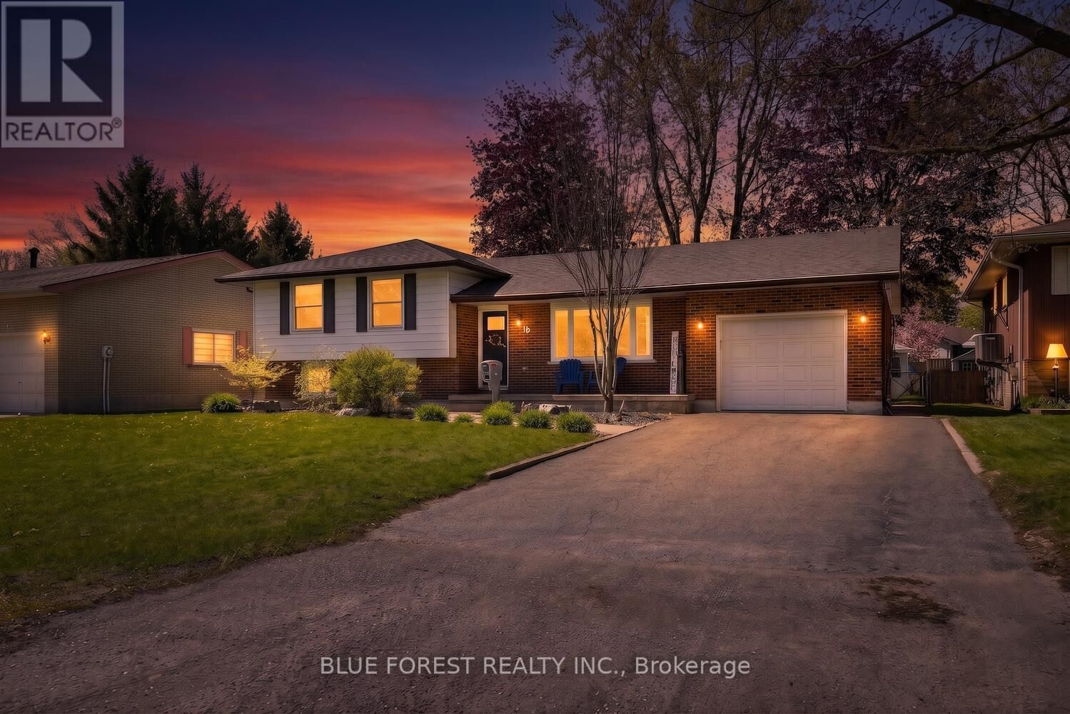 Property Photo:  16 Dell Drive  ON N7G 3N5 