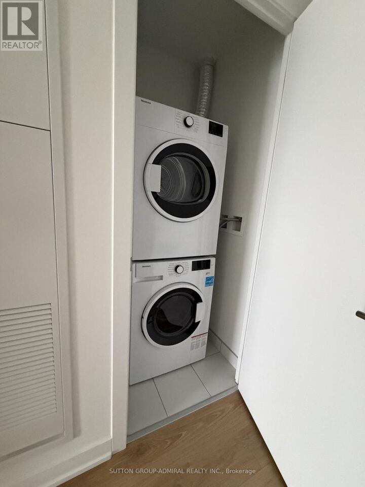 Property Photo:  5 Quarrington Lane 2505  ON M3C 1H7 