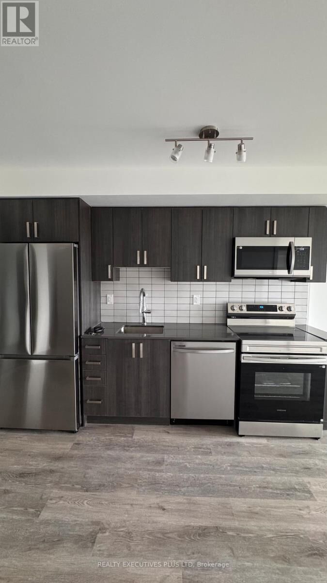 Property Photo:  1010 Sandy Beach Road 310  ON L1W 3V9 