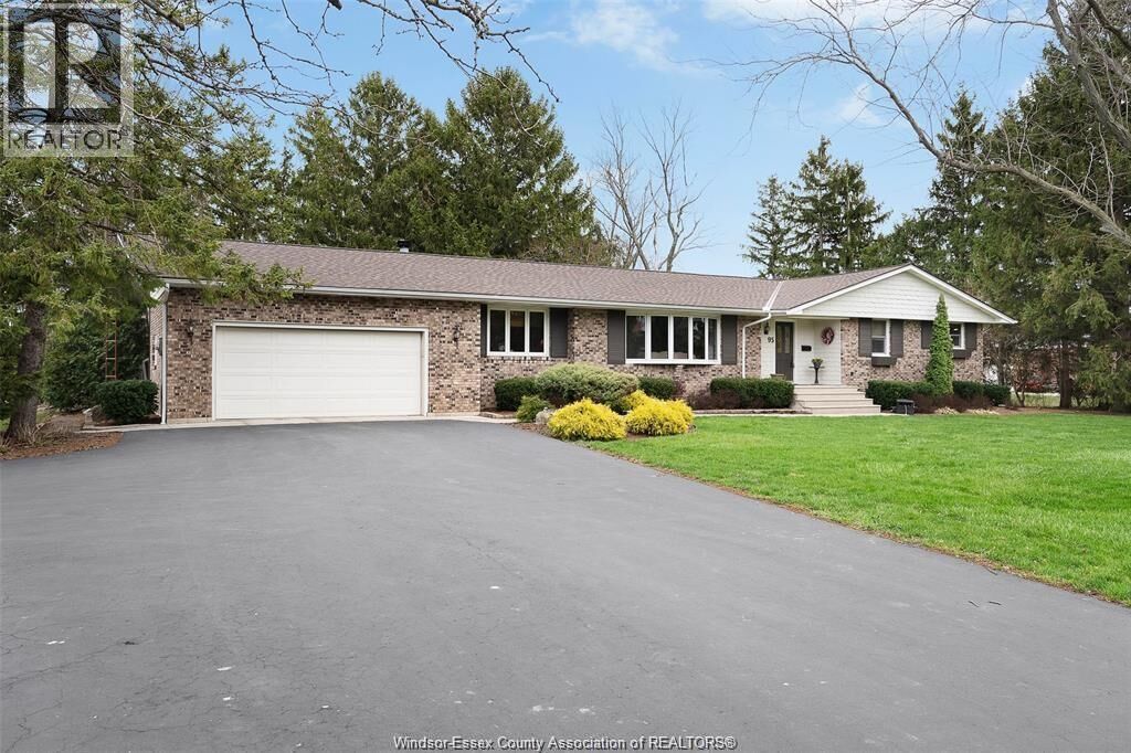 Property Photo:  95 Lapointe Street  ON N8M 2X4 
