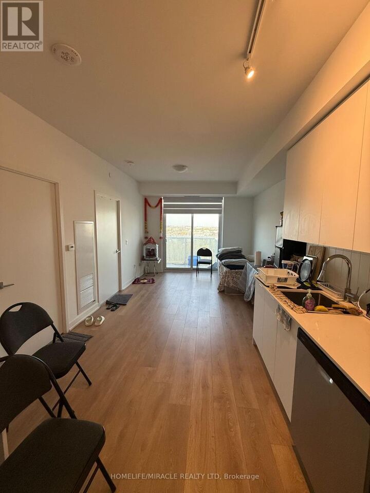 Property Photo:  498 Caldari Road 1328  ON L4K 0R6 