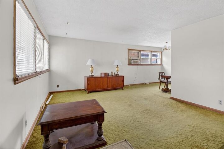Property Photo:  1157 Atlantic Avenue  MB R2X 1L9 