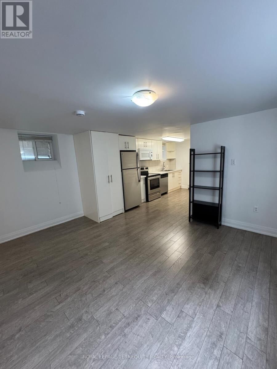 Property Photo:  571 Palmerston Avenue Bsmt  ON M6G 2P6 