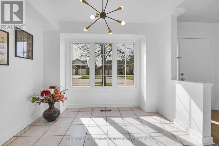 Property Photo:  410 Ambleside Drive 44  ON N6G 4Y3 