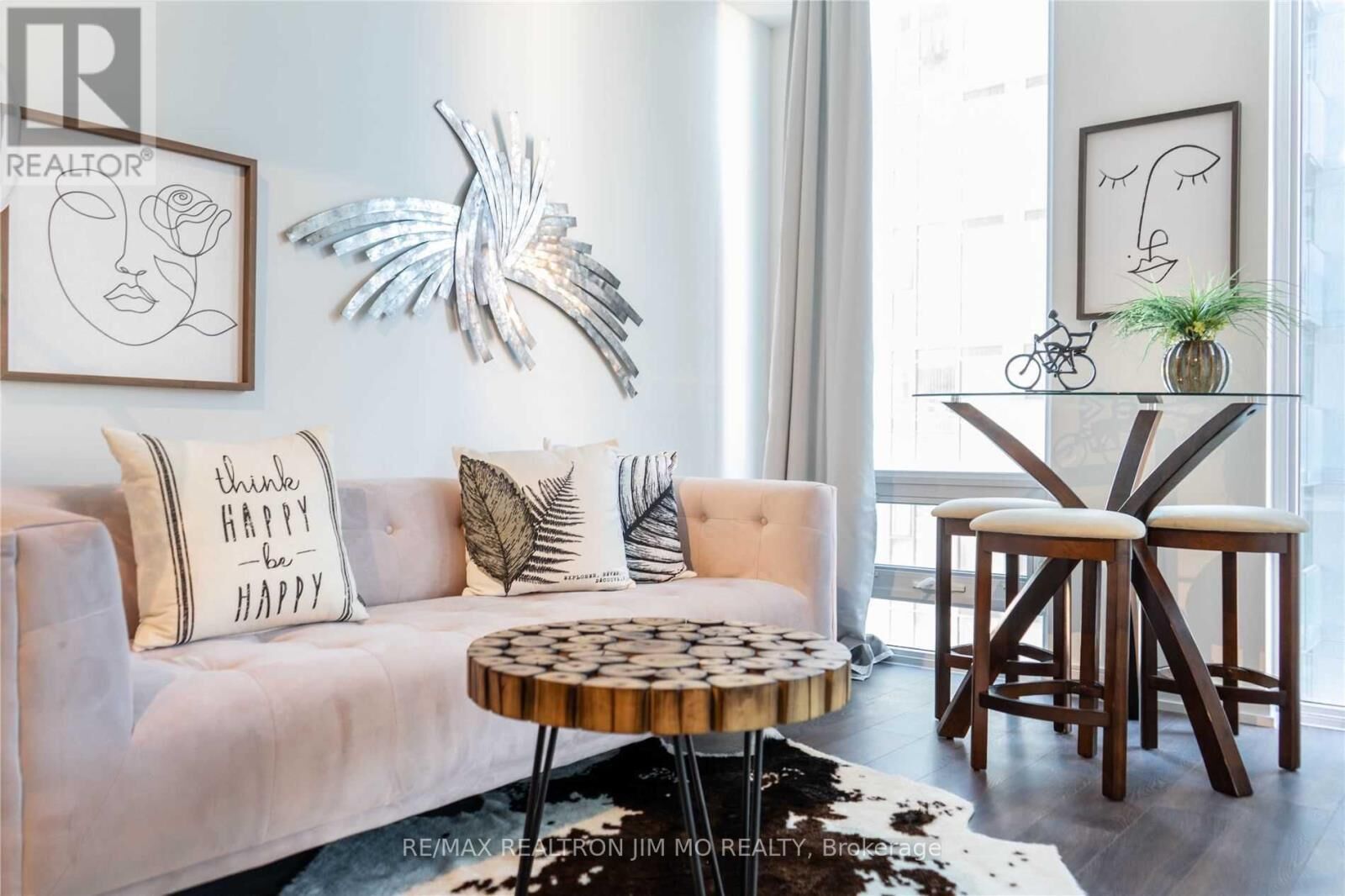 Property Photo: 28 Wellesley Street East 706 ON M4Y 0C4