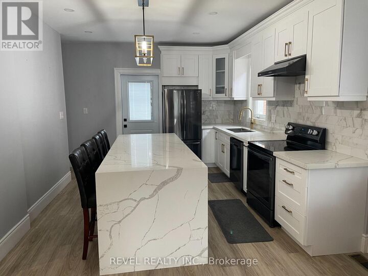 Property Photo:  520 Cochrane Road Upper Room  ON L8K 3H5 
