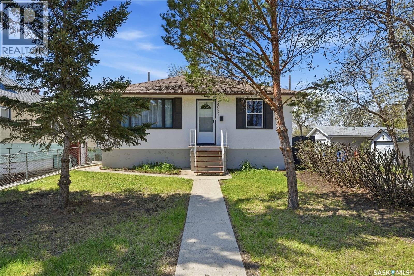 Property Photo:  2022 Wascana Street  SK S4T 4J7 