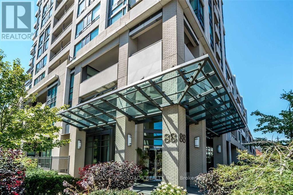 Property Photo: 88 Broadway Avenue 814 ON M4P 0A5