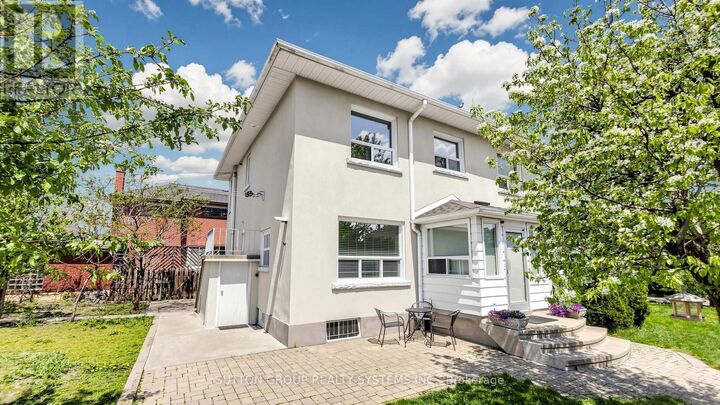 Property Photo:  114 Rosemount Avenue  ON M6H 2M7 
