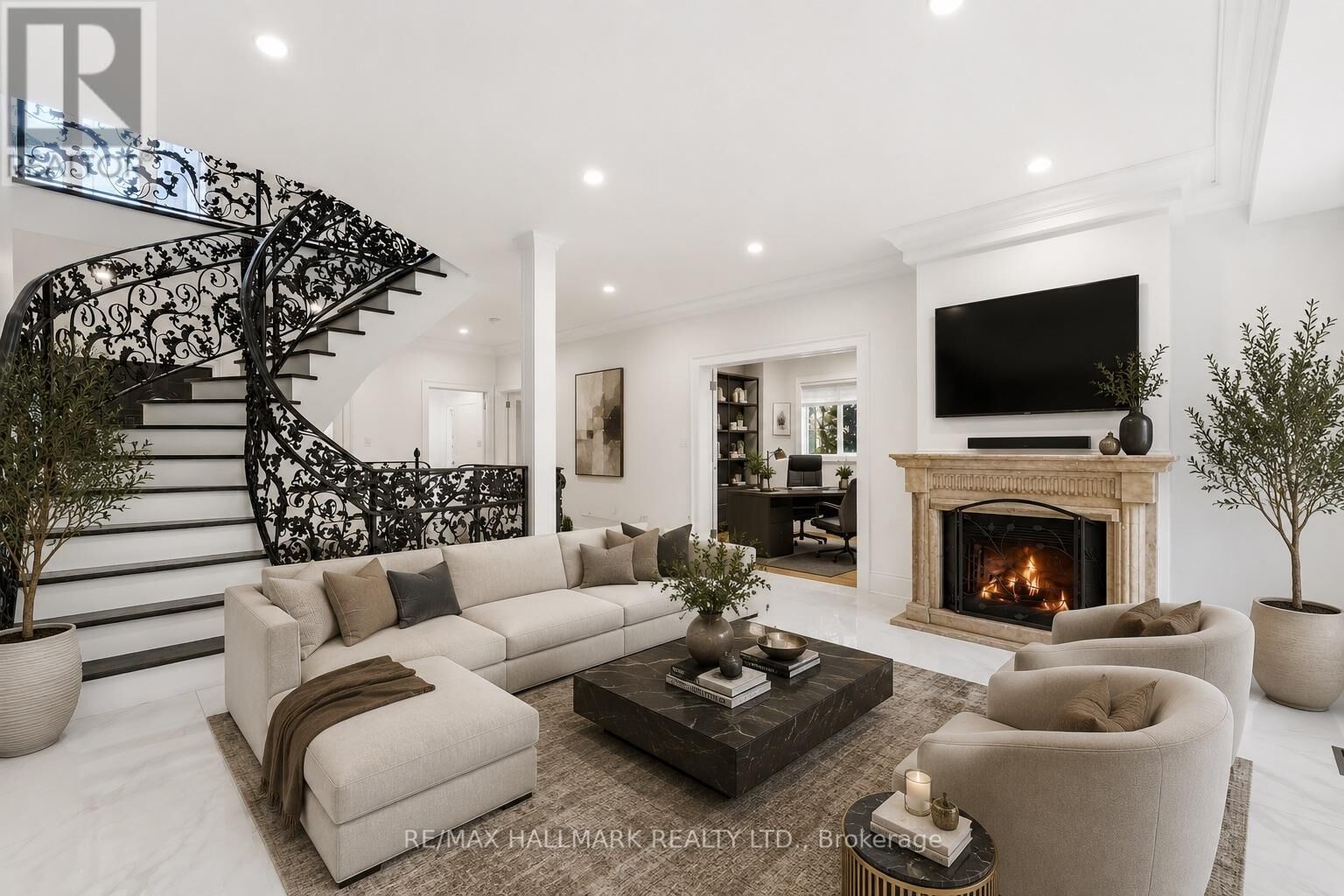 Property Photo: 32 Orchard Park Drive ON M1E 3T7