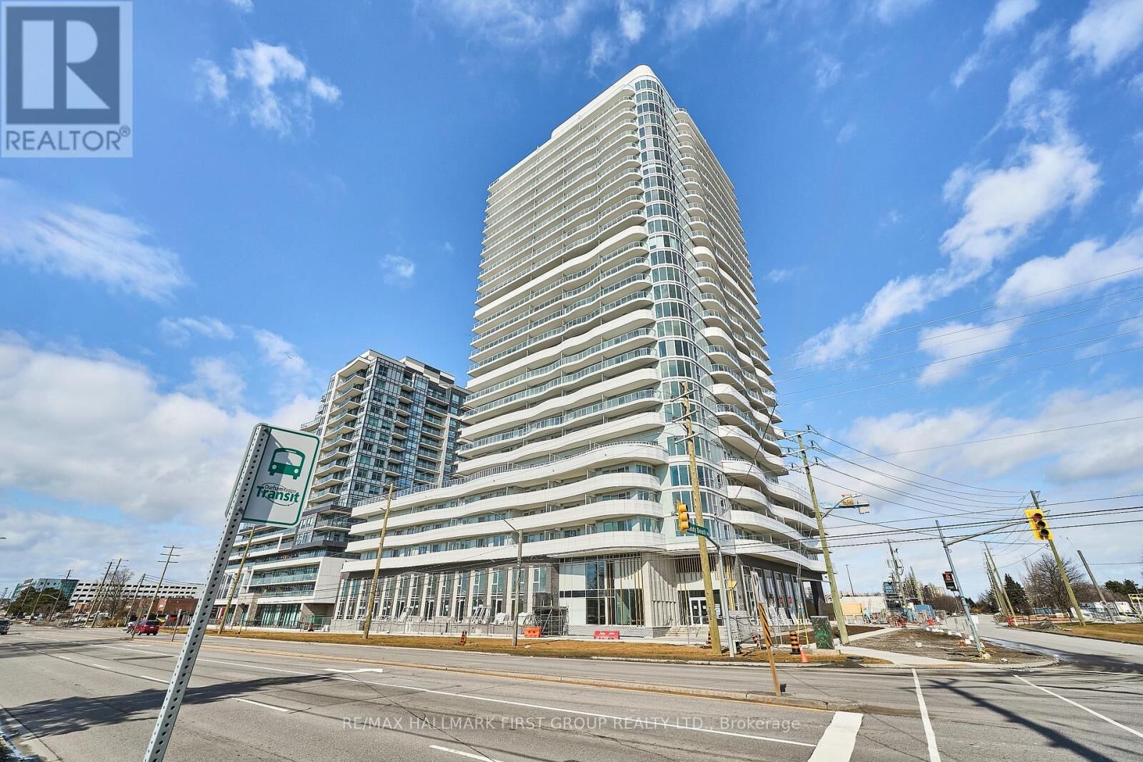 Property Photo:  1010 Sandy Beach Road 1904  ON L1W 0C7 