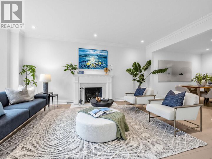 Property Photo:  159 Hillsdale Avenue East  ON M4S 1T4 