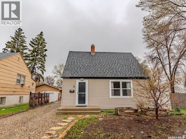 Property Photo:  9 Minto Place  SK S7L 1C4 