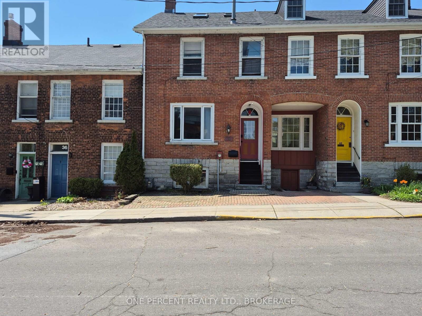 Property Photo: 38 Lower Union Street ON K7L 2M9