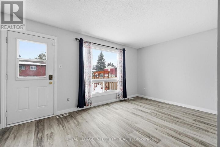 Property Photo:  228 Millroad Way  ON K1E 2C9 