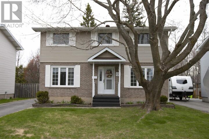 Property Photo:  132 Glen Ave  ON P6A 5E2 