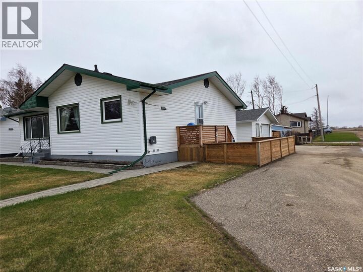 Property Photo: 237 3rd Street NW SK S0A 4J0