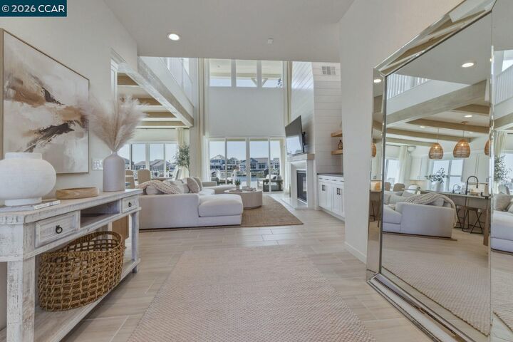 Property Photo:  673 Point Pl  CA 94511 