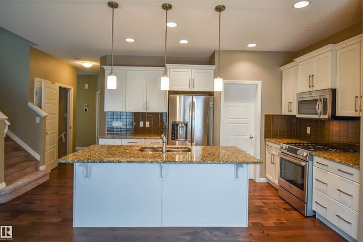 Property Photo: 19 Meadowgrove Lane AB T7X 0W2