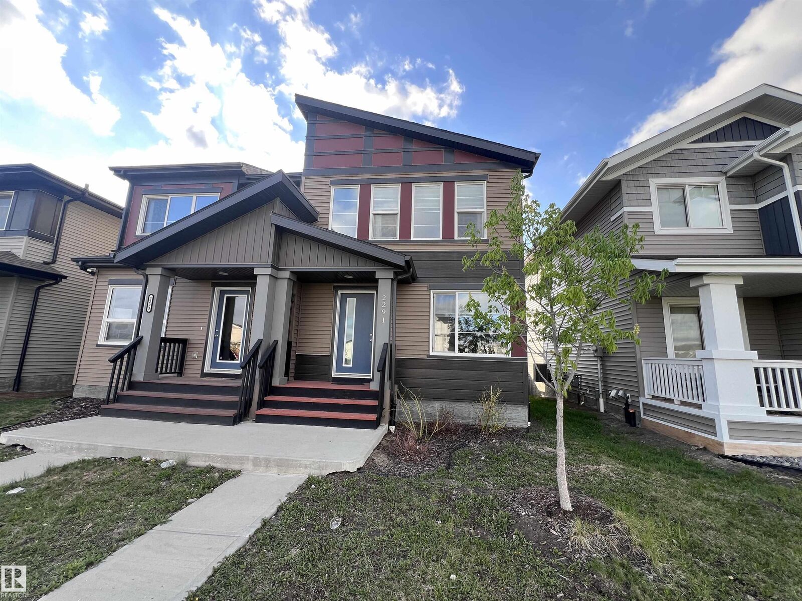 Property Photo:  2291 Price Lane SW  AB T6W 3W2 