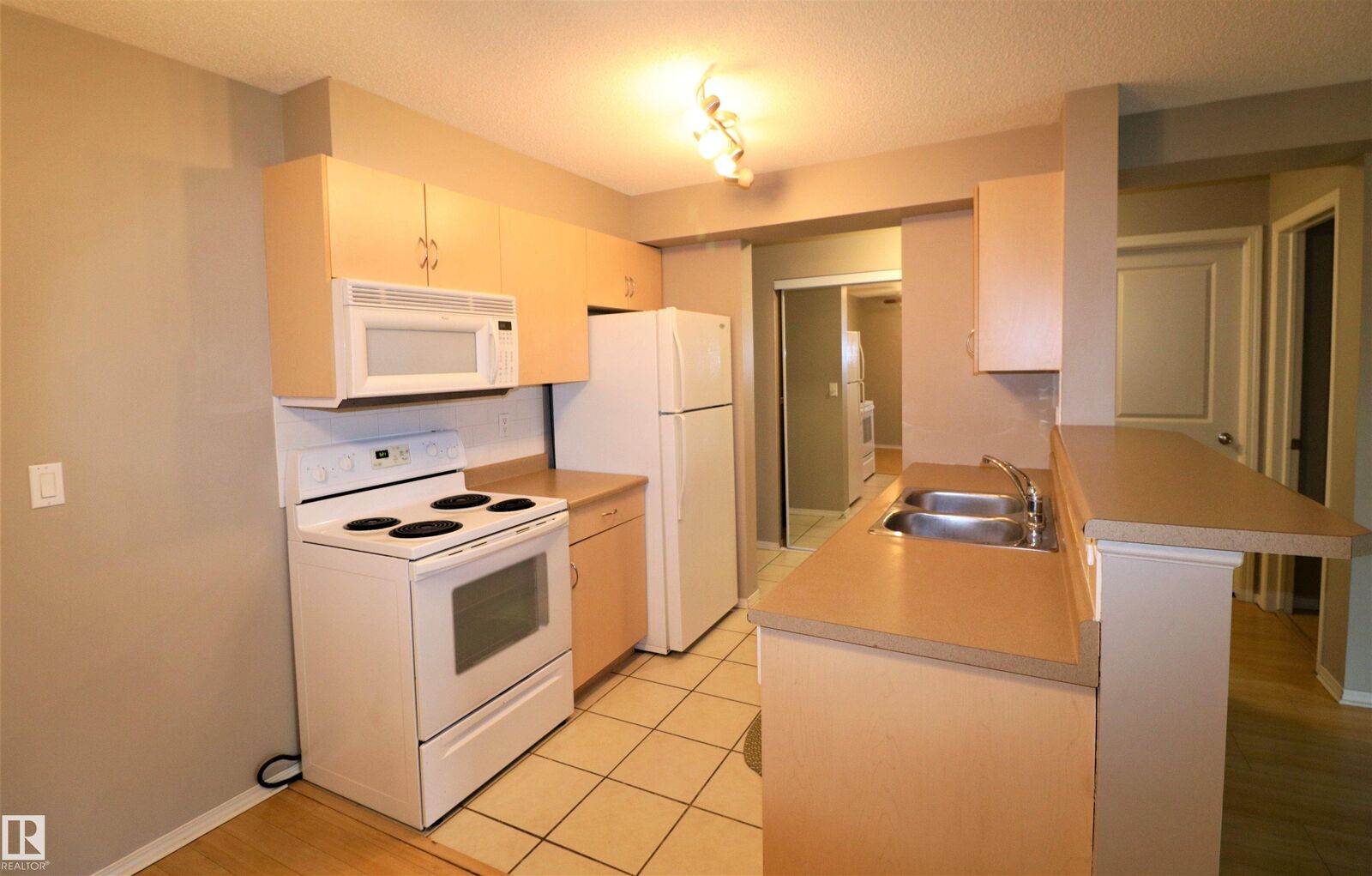 Property Photo: 17003 67 Avenue NW 117 AB T5T 6Y5