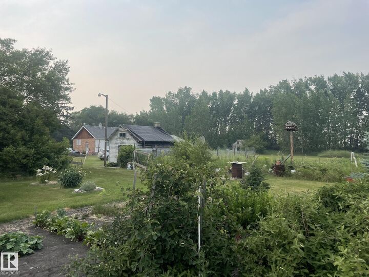 Property Photo:  55117 RR 233  AB T8T 2B2 