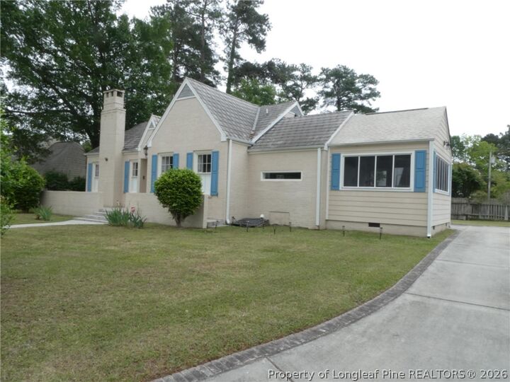 Property Photo:  