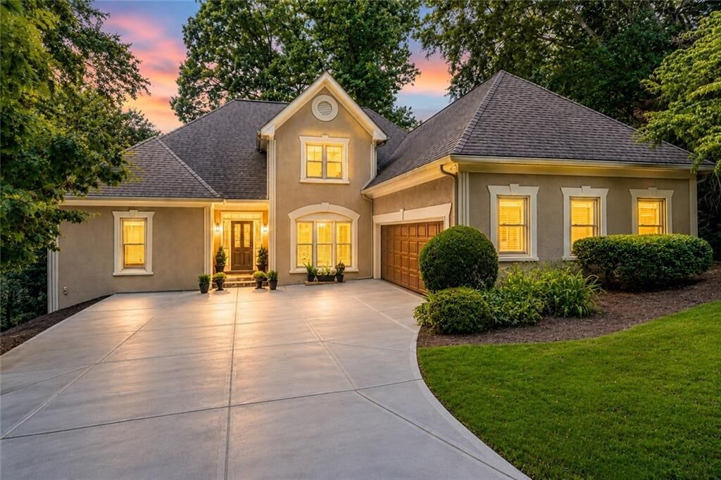 Property Photo:  5640 Sandown Way  GA 30097 