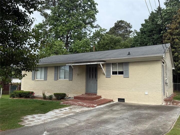 Property Photo: 1072 Thrasher Court NW GA 30093