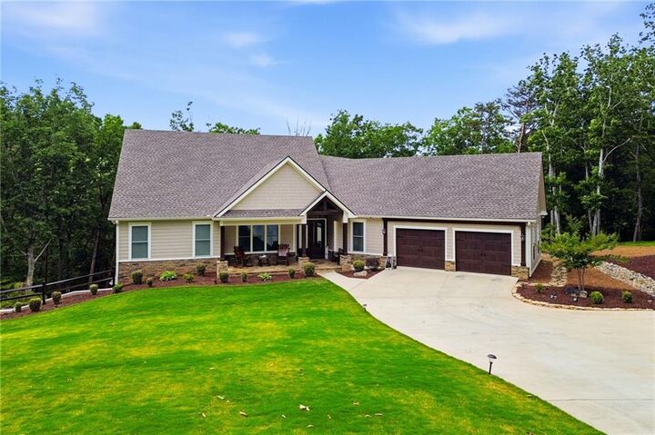 Property Photo: 121 Westwind Court GA 30143