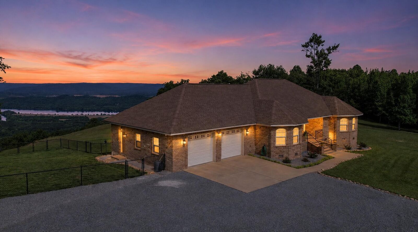 Property Photo: 641 County Road AL 35958