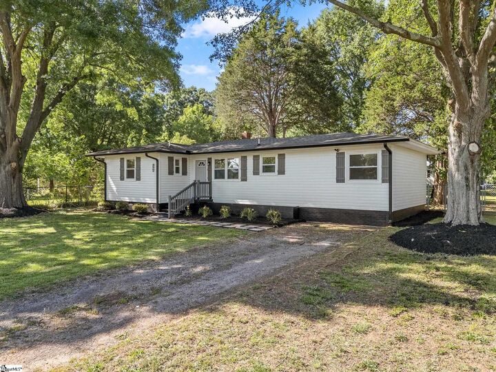 Property Photo:  255 Hazelwood Avenue  SC 29302 