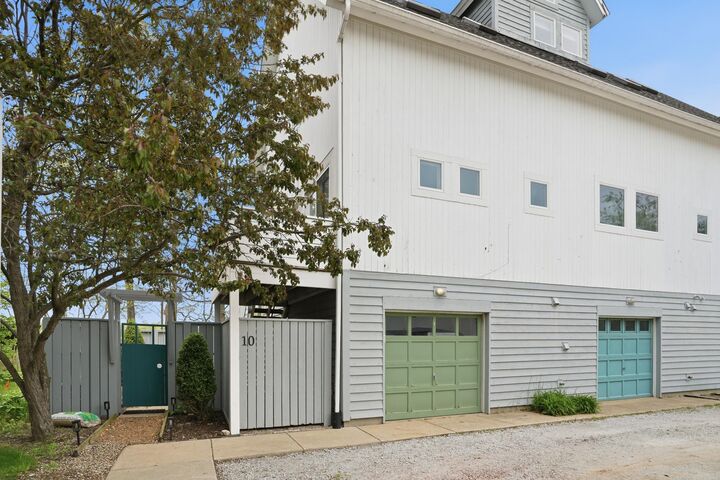 Property Photo:  10 Tryon Farm Lane F10  IN 46360 