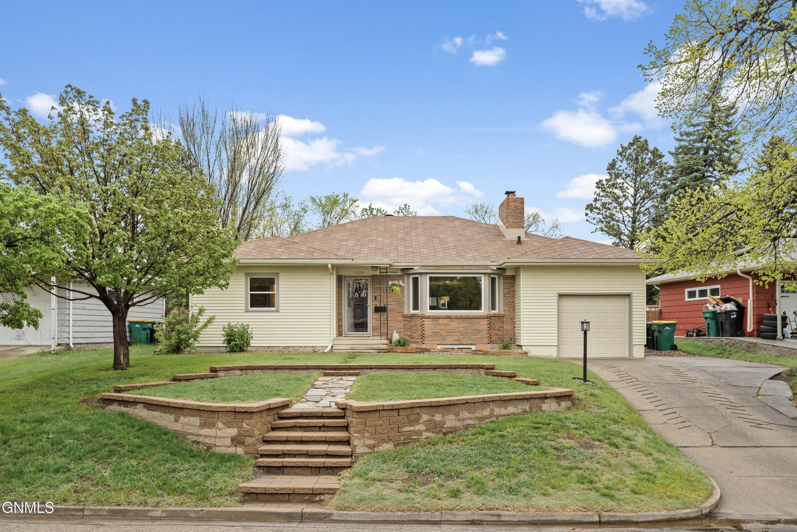 Property Photo:  1224 Highland Acres Road  ND 58501 